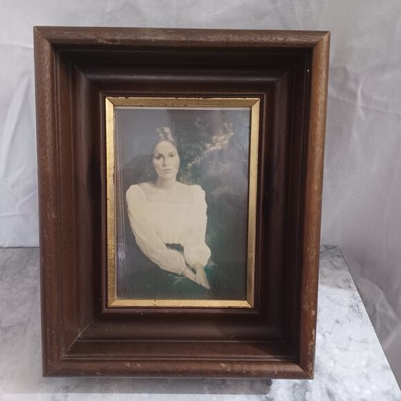 Vintage Sad Girl‎ Hippy Photo in 3D Frame - Picture 1 of 5